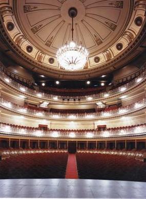 Septiembre de 2012, Ópera de Oviedo en el Teatro Campoamor.